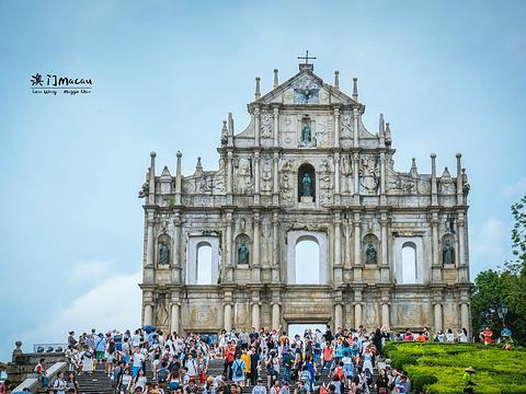 澳门是中国著名的旅游城市之一，以其独特的文化魅力吸引着众多游客的目光。随着时代的变迁，澳门博彩业也在不断发展壮大，成为当地的特色产业之一。本文将探讨关于澳门博彩业的重要话题，包括即将推出的新版澳门天天开好彩大全以及洗练释义解释落实等方面的内容。